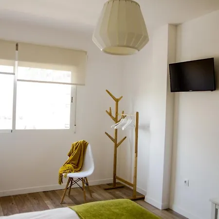 Apartamento Centrico Parking Gratuito דירה *